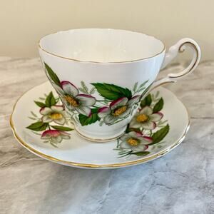 VTG Regency Christmas Rose Teacup & Saucer | Bone China | Made in England | EUC